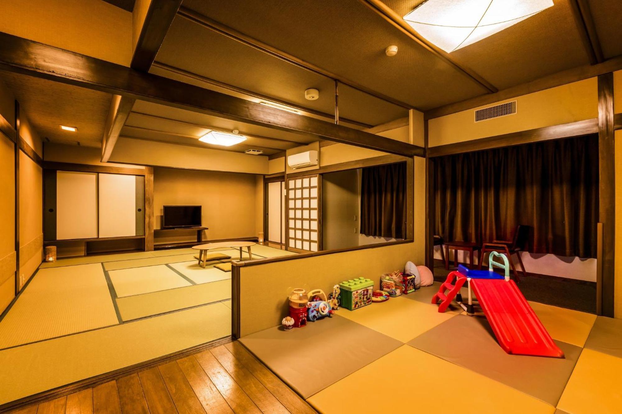 Hotel Ooedo Onsen Monogatari Premium Shirahama Saichoraku Exterior foto